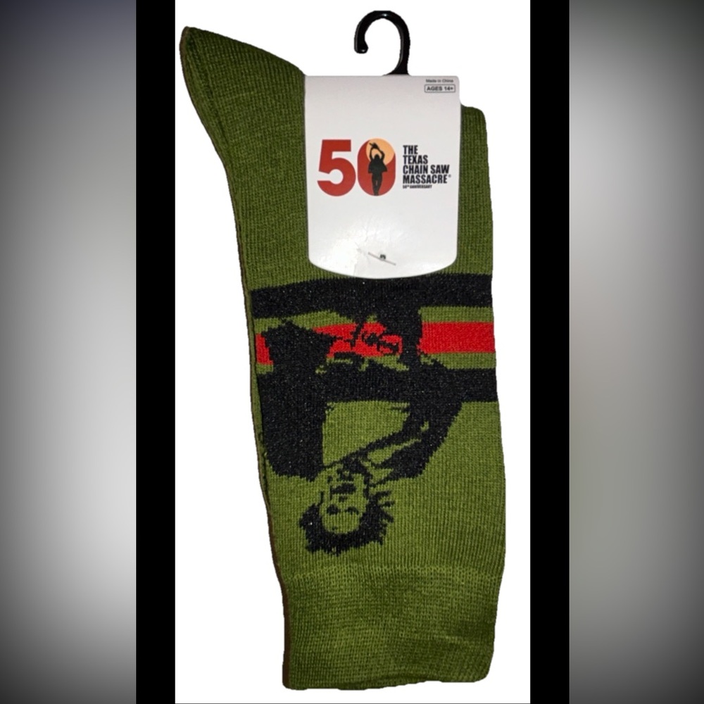 The Texas Chainsaw Massacre Crew Socks 2Pair Men 8-12 Green Brown Leatherface 50